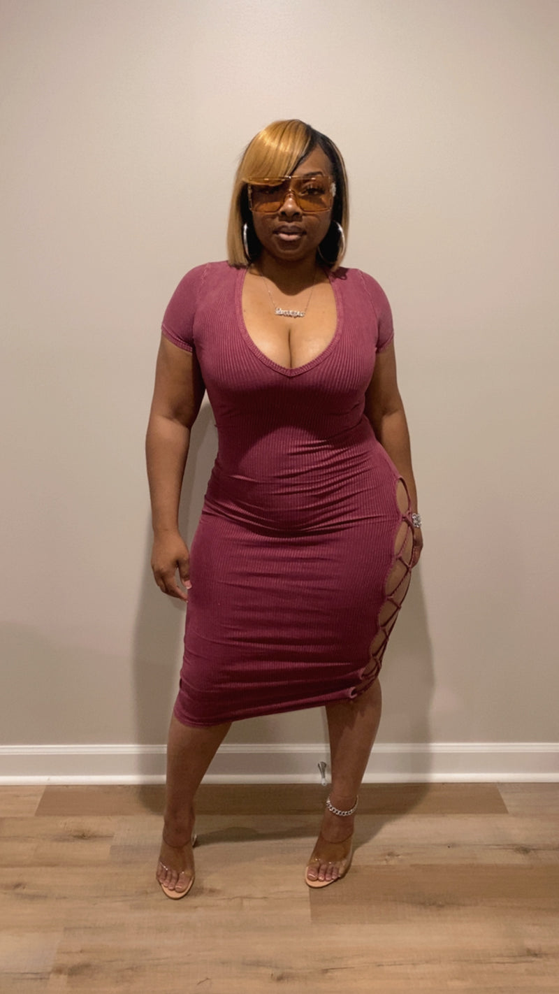 Peekaboo Dress (Wine)