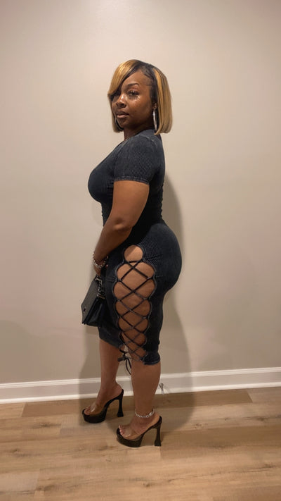 Peekaboo Dress (Black)